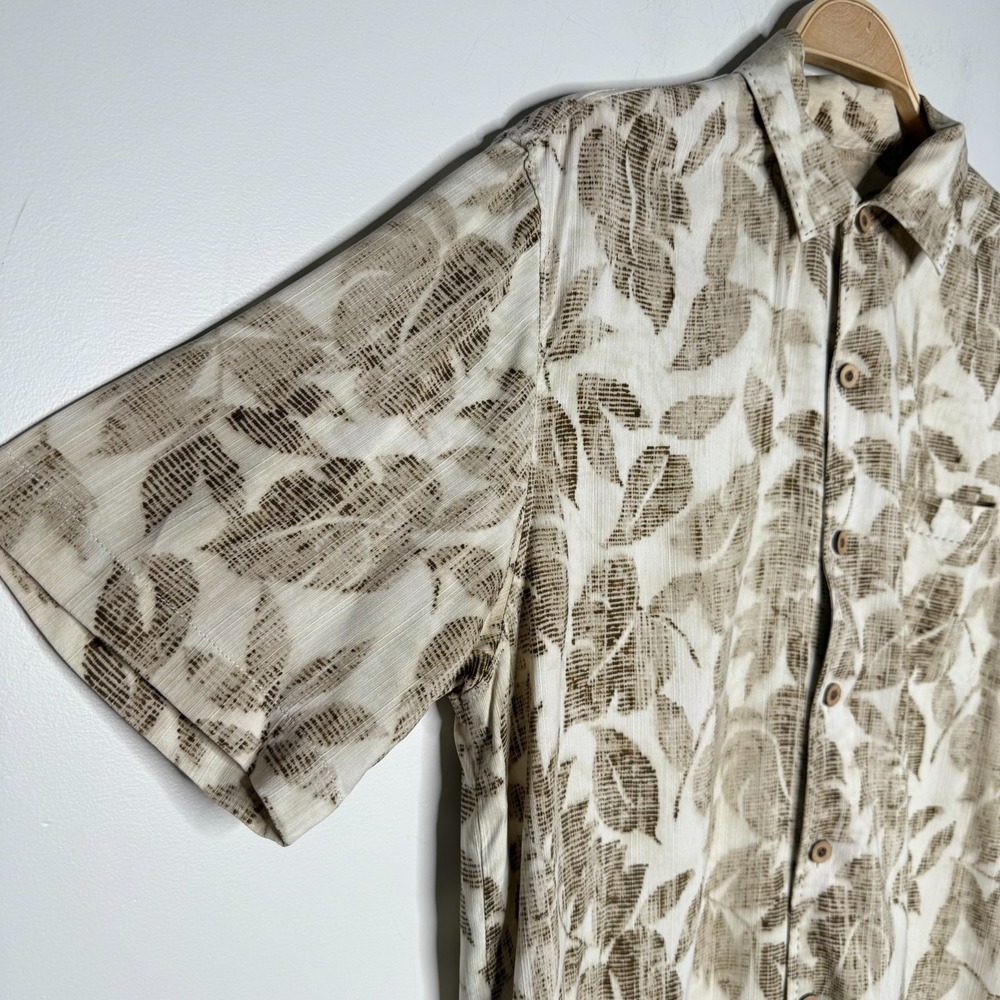 Tommy Bahama Silk Button Down Mens M Cream Tan Tropical Leaf Excellent Textured